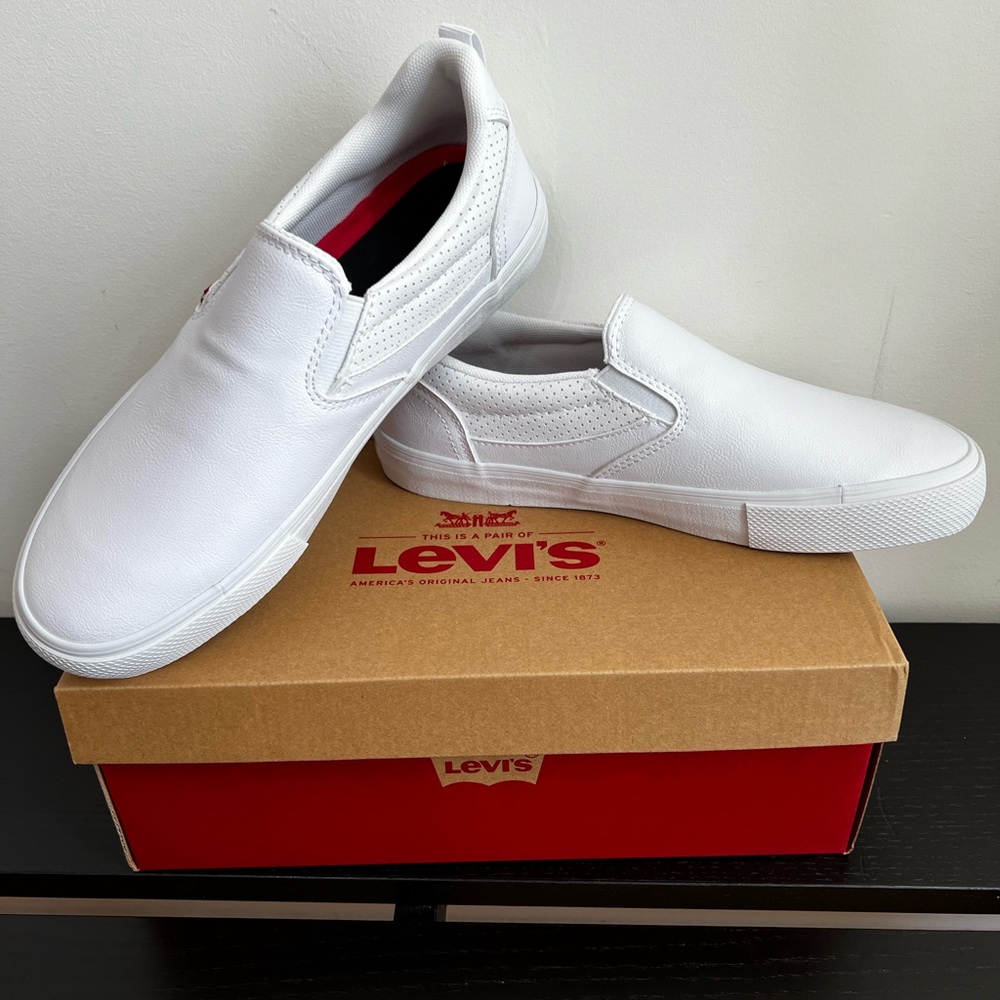 Levi's NWT Naya Slip On Perf UL White Mono Women's Shoes